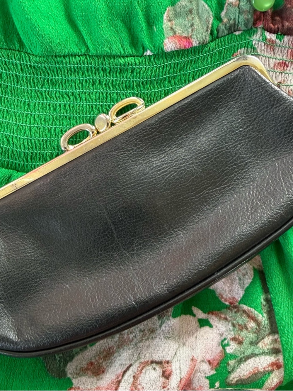 Vintage Black Leather Kiss Lock Clutch Gold Frame Structured Minimalist Classic - Picture 4 of 9